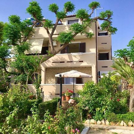 Apartments Zdenka - garden terrace Barbat na Rabu Exterior foto