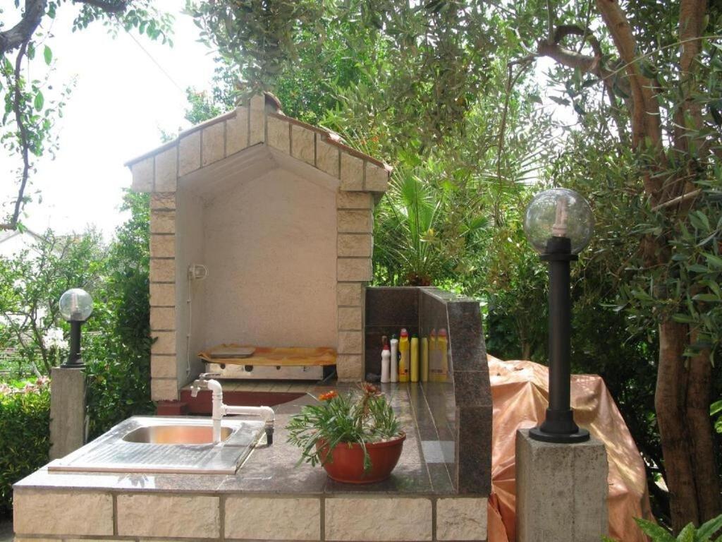 Apartments Zdenka - garden terrace Barbat na Rabu Exterior foto